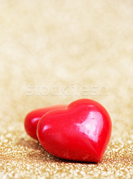 Serca czerwony tabeli złoty miłości szczęśliwy Zdjęcia stock © tycoon