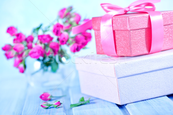 Ajándékok dobozok virág esküvő szeretet boldog Stock fotó © tycoon