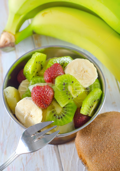 Salade de fruits alimentaire fond vert rouge banane [[stock_photo]] © tycoon