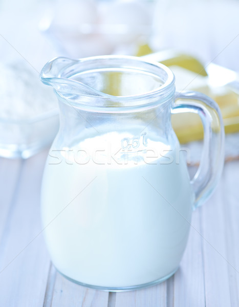 [[stock_photo]]: Ingrédients · blanche · table · bois · gâteau · boire