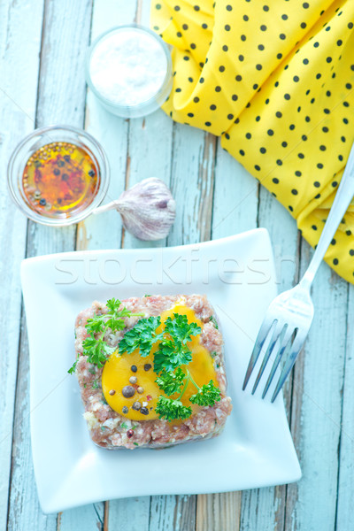 Vlees teer eierdooier plaat ei lunch Stockfoto © tycoon