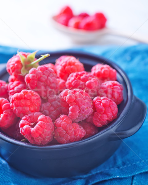 Fraîches baies framboise alimentaire bois fruits Photo stock © tycoon