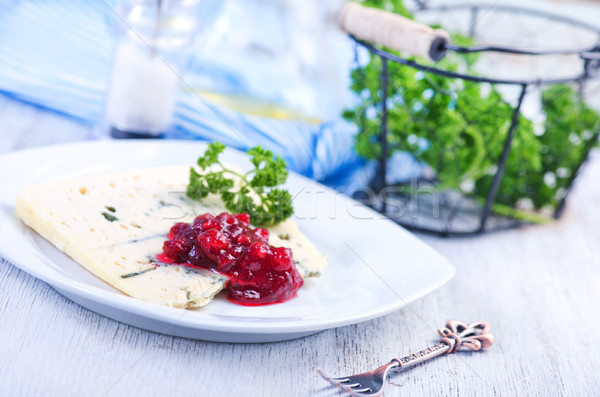Brânză placă tabel hârtie albastru mic dejun Imagine de stoc © tycoon