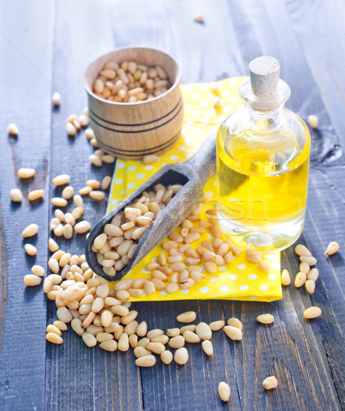 Foto stock: Cedro · nueces · petróleo · cuerpo · frutas · vidrio