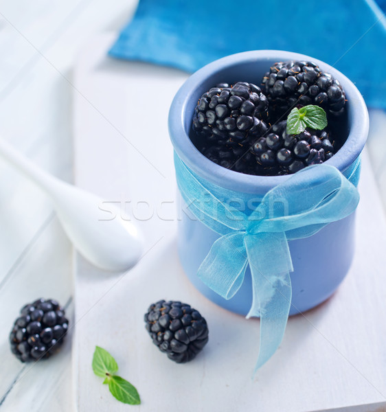 BlackBerry alimentos madera grupo negro taza Foto stock © tycoon