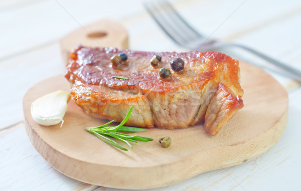 Et ahşap plaka bıçak pişirmek Stok fotoğraf © tycoon