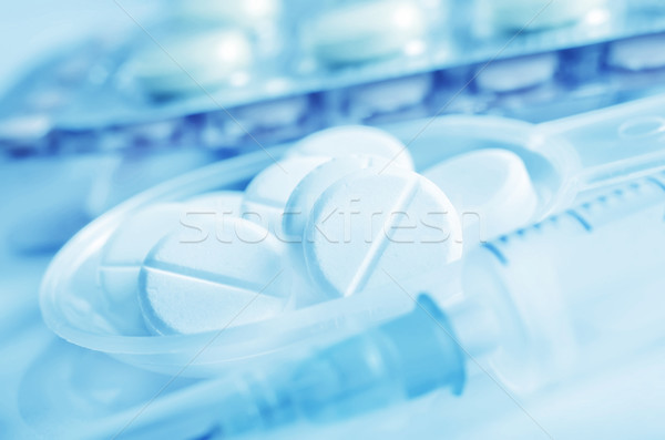 [[stock_photo]]: Pilules · science · aider · manger · douleur · malade