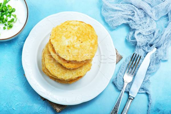 [[stock_photo]]: De · pomme · de · terre · plaque · table · vert · dîner