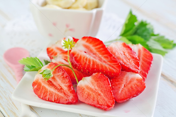 香蕉 草莓 盤 表 食品 葉 商業照片 © tycoon