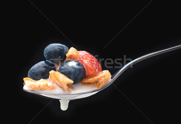 早餐麥片 勺子 牛奶 漿果 食品 黑色 商業照片 © unikpix