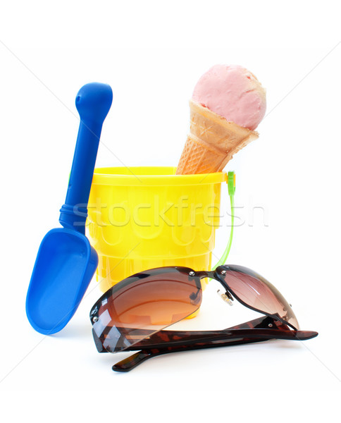 Vödör ásó fagylalt kúp bent tengerpart Stock fotó © unikpix
