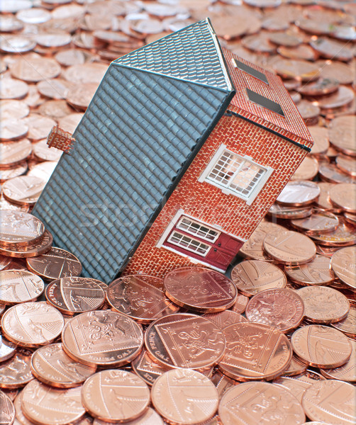 Hypothek Schulden wenig Haus begraben Münzen Stock foto © unikpix
