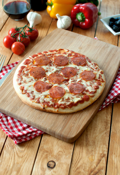 Pepperoni pizza lezzetli İtalyan mozzarella Stok fotoğraf © unikpix