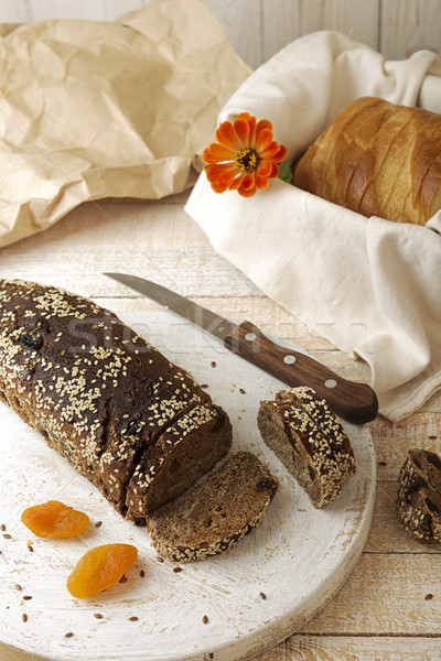 Rozs kenyér élesztő szezám cipó szeletek Stock fotó © user_11056481