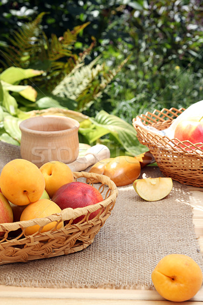 Stockfoto: Appels · mand · houten · houten · tafel · natuur · Blauw