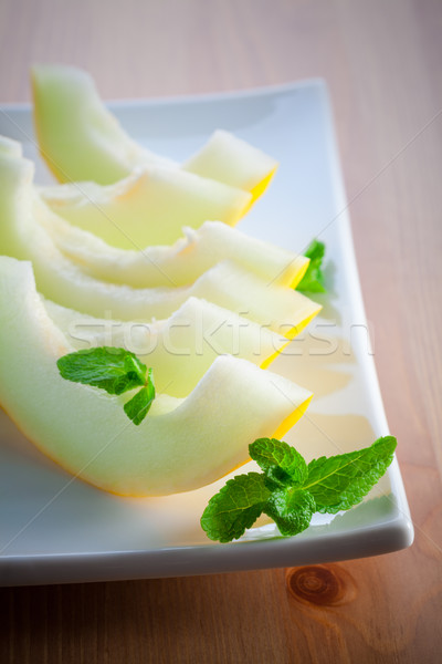片    新鲜    成熟    盘    水果 / fresh ripe honeydew melon