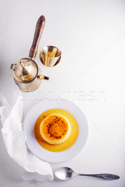 Karamell kávé dohányzóasztal tej tányér kanál Stock fotó © user_11224430