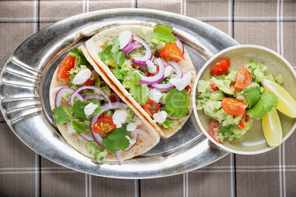 Fűszeres tyúk taco asztal étel sajt Stock fotó © user_11224430