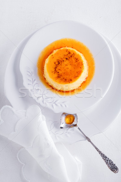 Karamel plaat geserveerd tabel melk lepel Stockfoto © user_11224430