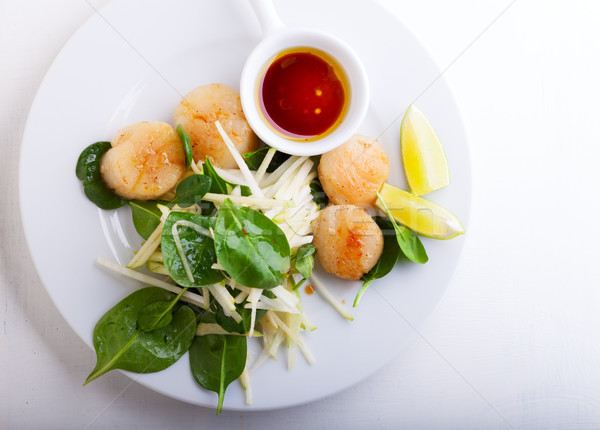 Salat Grün serviert weiß Platte Abendessen Stock foto © user_11224430