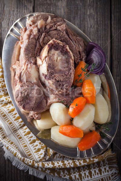 [[stock_photo]]: Français · ragoût · de · boeuf · servi · table · alimentaire · feu