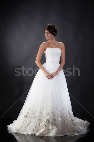 Noiva jovem bela mulher vestido de noiva estúdio mulher Foto stock © user_9834712