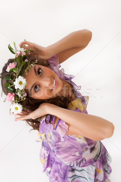 年輕女子 花 花環 花卉 孤立 婦女 商業照片 © user_9834712