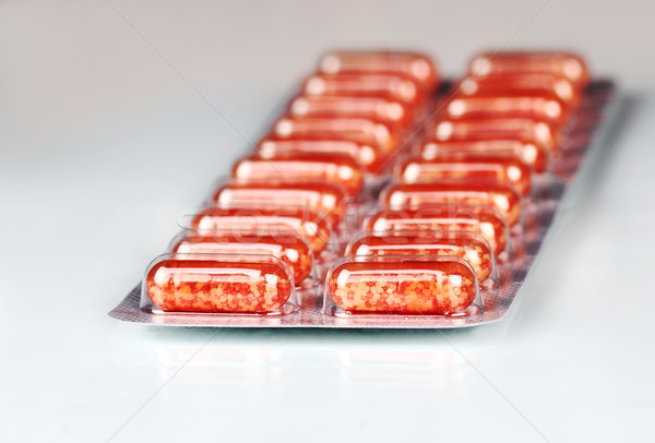 Pílulas isolado empacotar vermelho médico médico Foto stock © vadimmmus