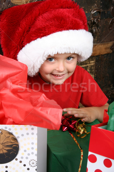 Christmas chłopca podniecony czeka otwarte przedstawia Zdjęcia stock © vanessavr