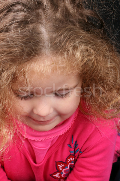 Foto stock: Hermosa · niña · hermosa · joven · pelo · rizado · cute