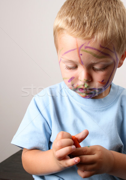 Oranje lachend spelen gekleurd pennen Stockfoto © vanessavr