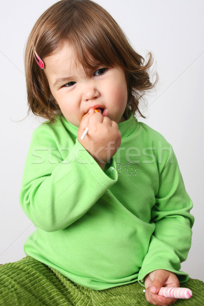 Kisgyerek lány pufók orcák visel zöld Stock fotó © vanessavr