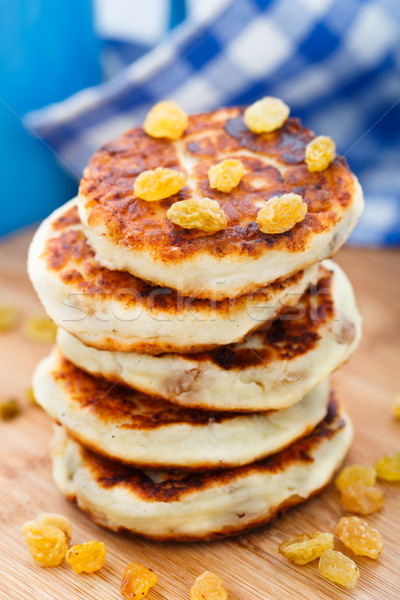 Käse Pfannkuchen Rosinen Holzbrett Essen Frühstück Stock foto © vankad