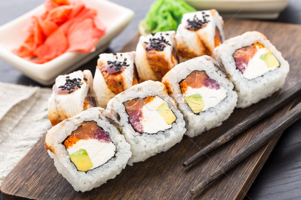 Sushi rula somon ton tipar alimente Imagine de stoc © vankad