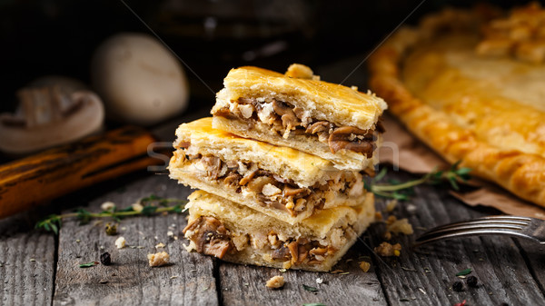 Hausgemachte pie gefüllt Pilze Taste Stock foto © vankad