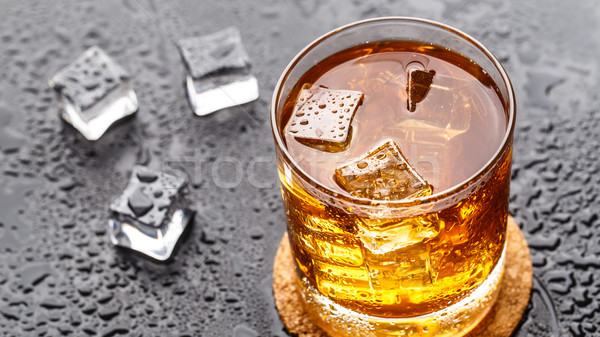 ストックフォト: ガラス · アルコール飲料 · 氷 · ドリンク · 黒 · アルコール