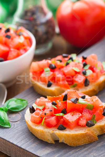 İtalyan bruschetta domates fesleğen zeytin gıda Stok fotoğraf © vankad