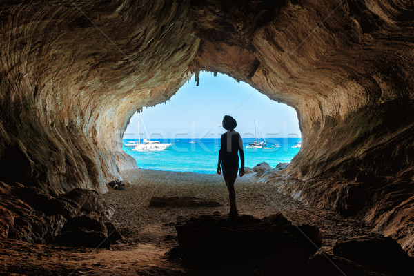 Adam büyük mağara görmek içinde akdeniz Stok fotoğraf © vapi