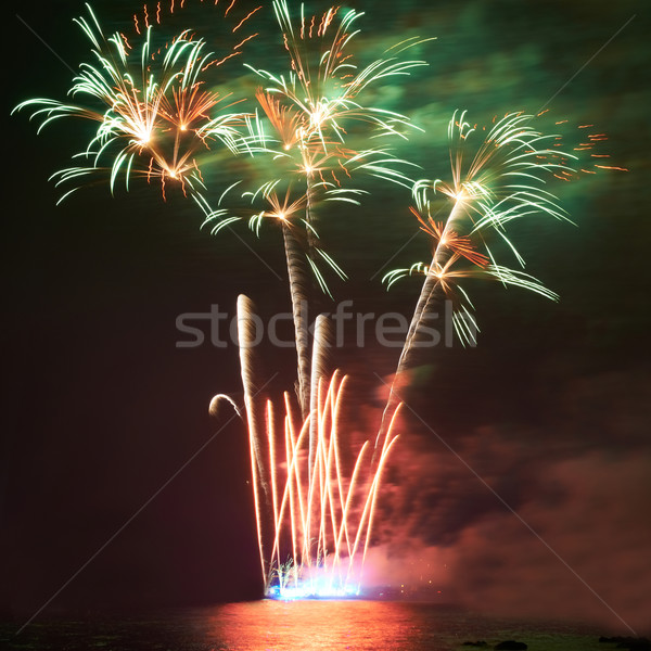 Colorato fuochi d'artificio rosso nero cielo felice Foto d'archivio © vapi