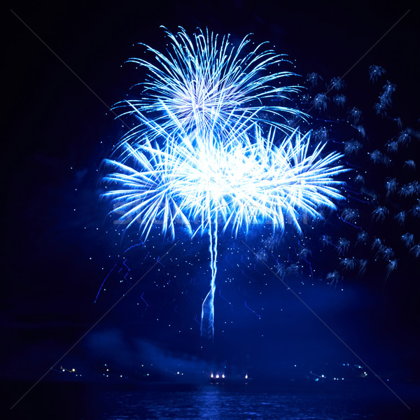 Foto stock: Azul · fogos · de · artifício · colorido · preto · céu · feliz