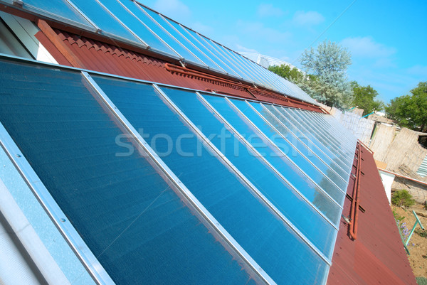 Foto stock: Sistema · solar · telhado · solar · água · aquecimento · vermelho
