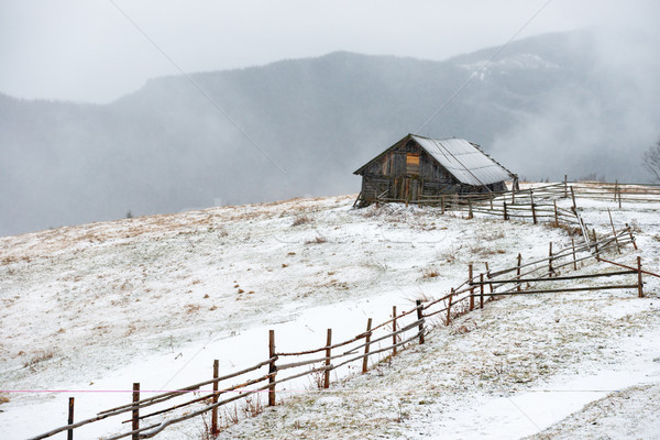 Stok fotoğraf: Ev · beyaz · kış · dağlar · küçük · kırsal