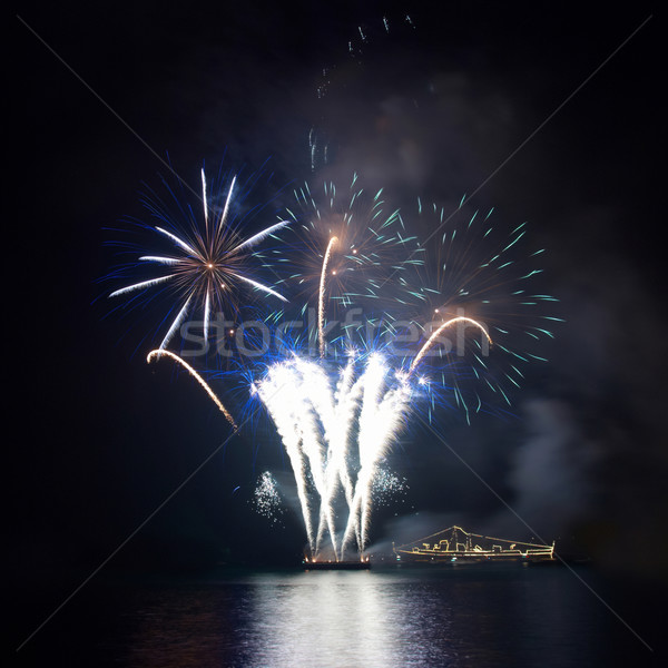 Fuochi d'artificio nero cielo luce sfondo fumo Foto d'archivio © vapi