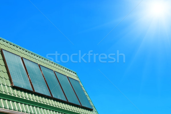 Sistema solar solar agua calefacción cielo casa Foto stock © vapi