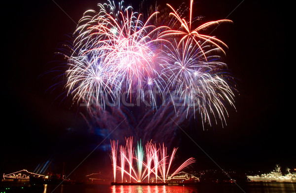 Fuochi d'artificio sopra cielo party sfondo nave Foto d'archivio © vapi