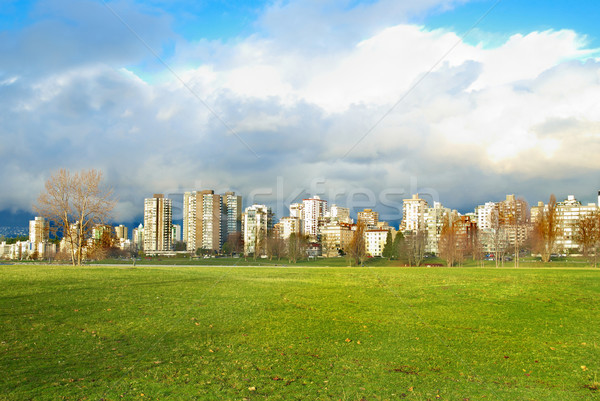 Verde parc zgarie-nori Vancouver Canada primăvară Imagine de stoc © vapi