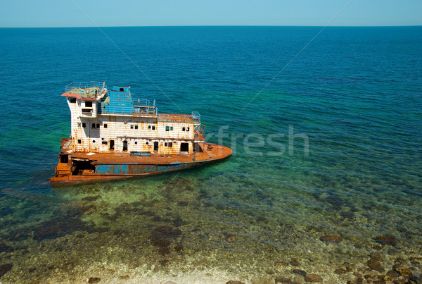 Zerstören Schiff Küste Metall Zeichen Reise Stock foto © vapi
