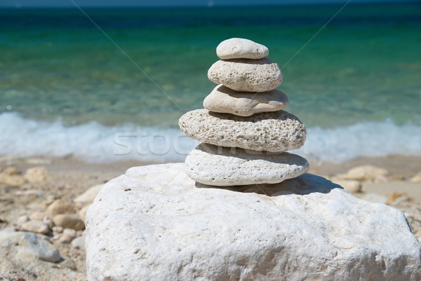 Foto stock: Torre · pedras · pedra · blue · sky · mar · água