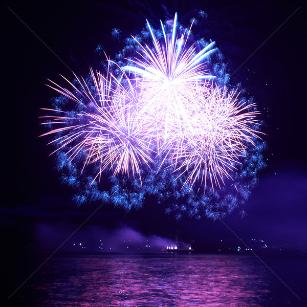 Foto stock: Azul · fogos · de · artifício · colorido · preto · céu · feliz