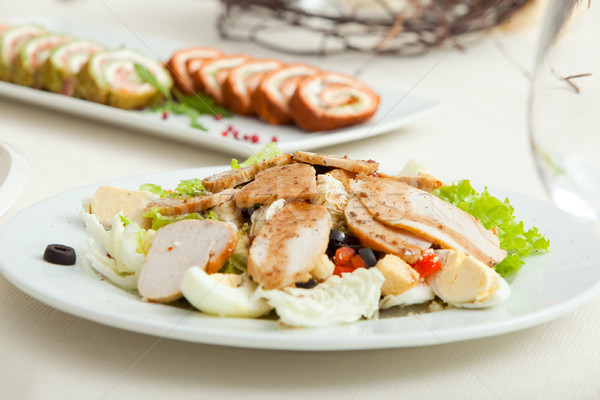 Salada prato servido restaurante tabela comida Foto stock © varlyte